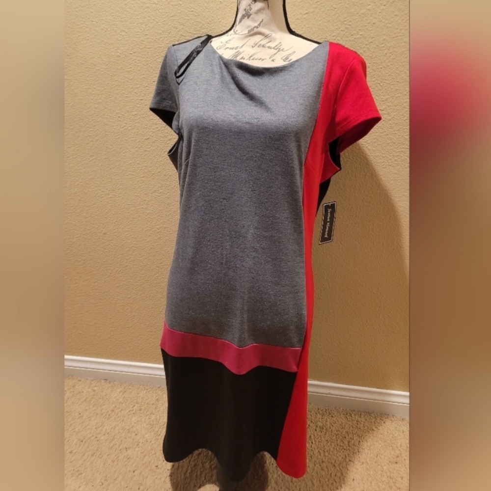 Jessica Howard NWT Colorblock Dress in Gray, Red, Black And PINK